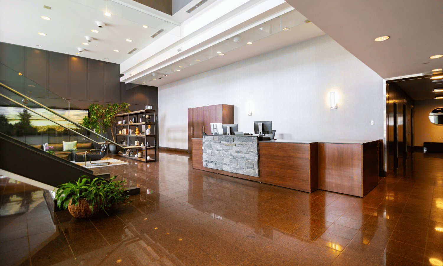 Lobby and concierge at One80five.